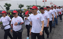 “松开心情，磨砺意志，逾越自我” 正定公司加入徒步走运动